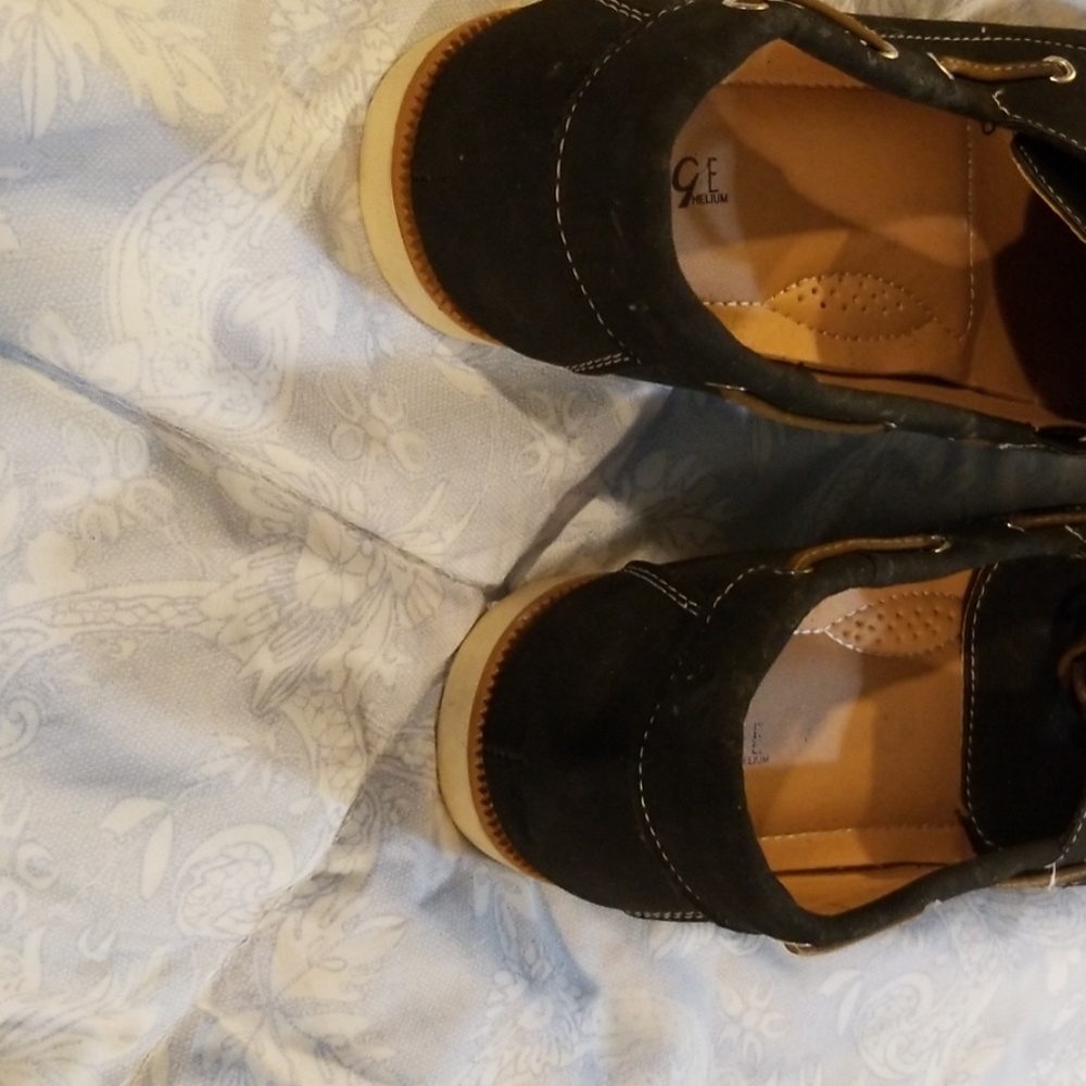 Shoes - Picture 3 of 5